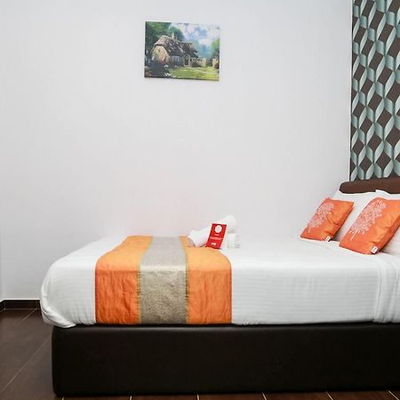 Oyo 250 Palazzo Hotel Kulai Johor Bahru Eksteriør bilde