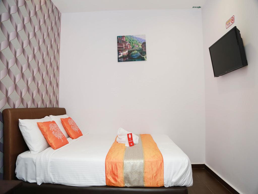 Oyo 250 Palazzo Hotel Kulai Johor Bahru Eksteriør bilde